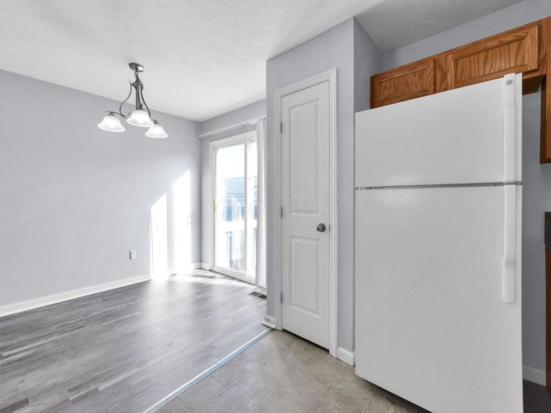 8326 Bruntsfield Road , Columbus, OH 43235 Photo 8