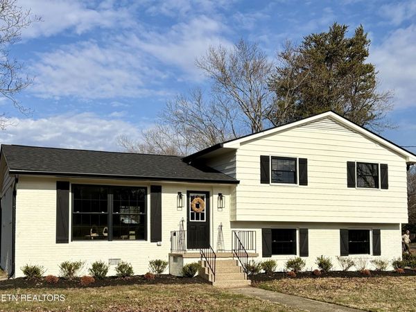 7415 NW Bennington Drive, Knoxville, TN 37909