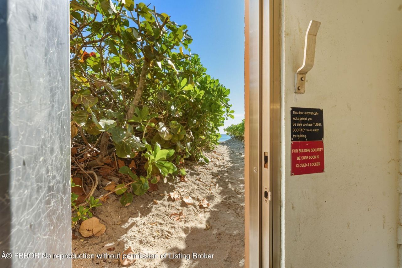 100 Worth Avenue, Unit 308, Palm Beach, FL 33480 Photo