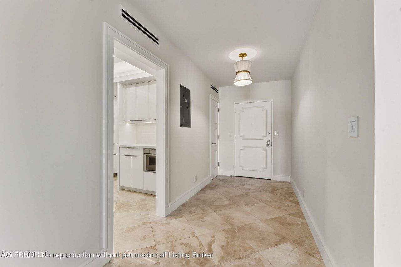 100 Worth Avenue, Unit 308, Palm Beach, FL 33480 Photo