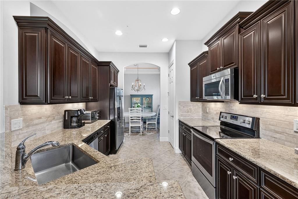 10341 Glastonbury Cir , Unit 201, Fort Myers, FL 33913 Photo