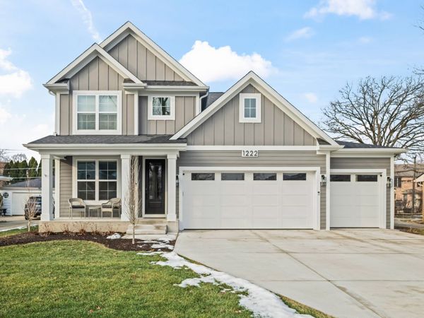 1222 N Walnut Avenue, Arlington Heights, IL 60004