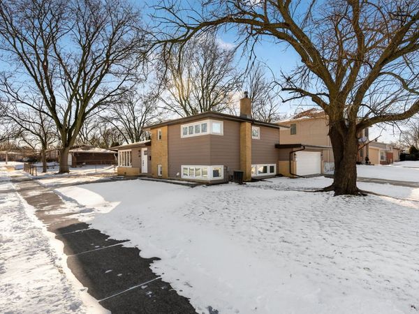 608 N Eastman Drive, Mount Prospect, IL 60056