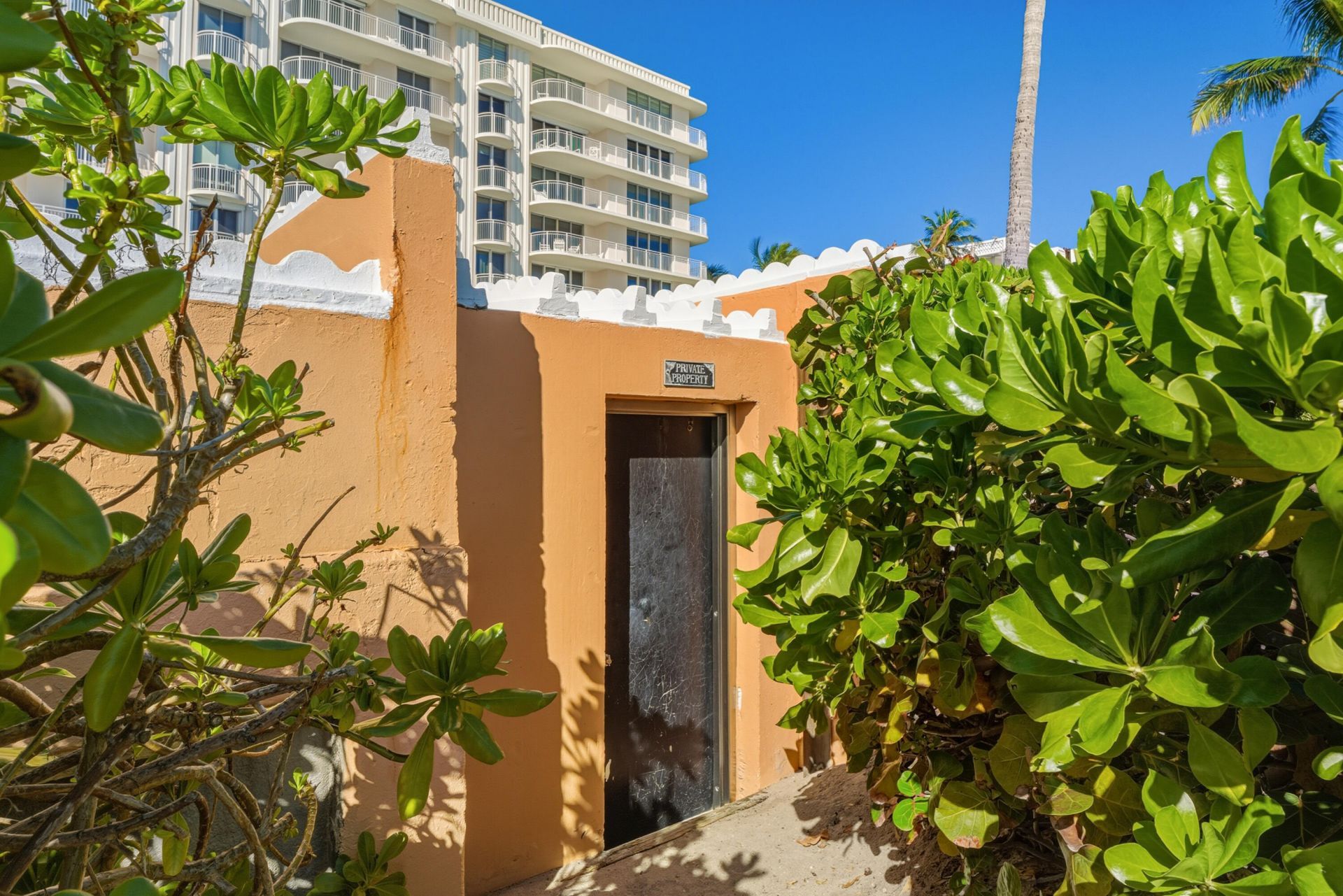 100 Worth Avenue, Unit 308, Palm Beach, FL 33480 Photo