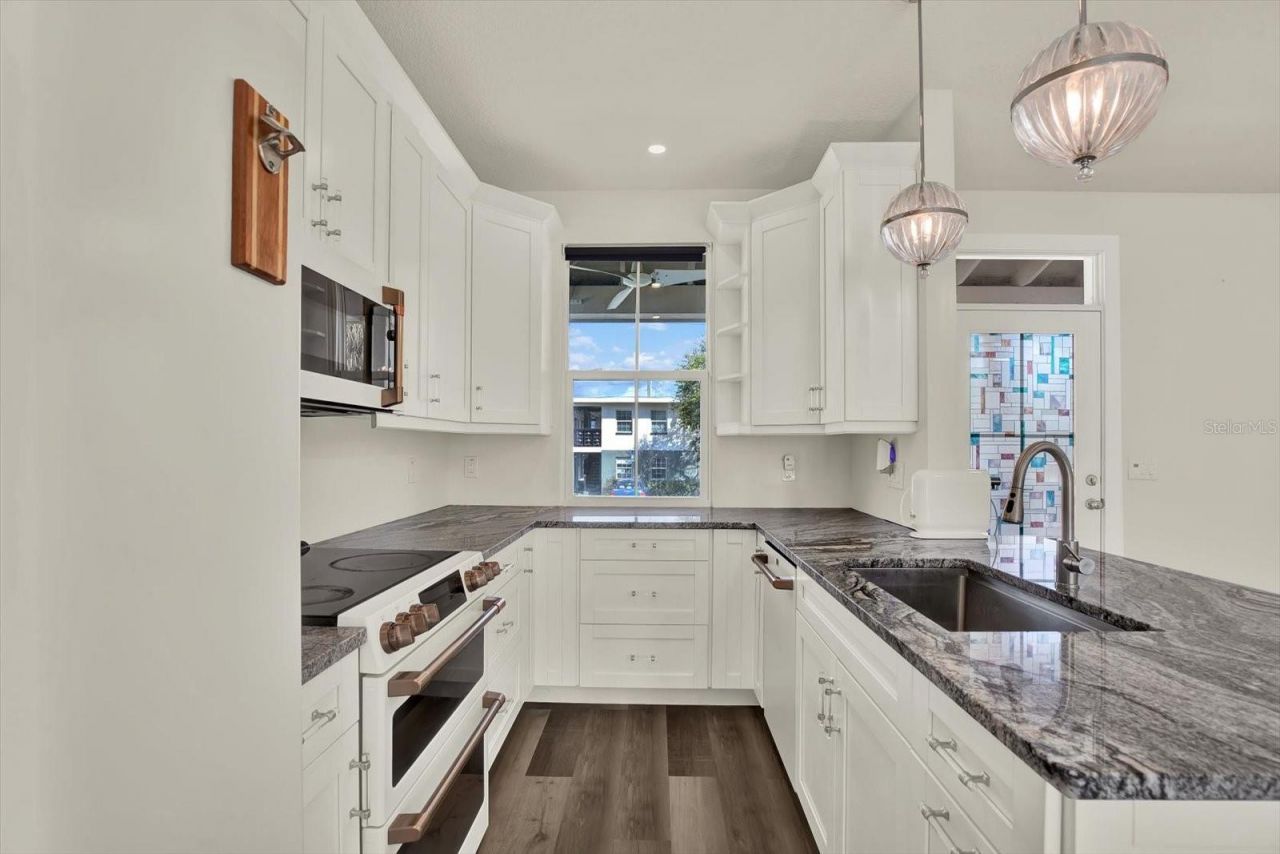 1299 5th Street S, Saint Petersburg, FL 33701 Photo