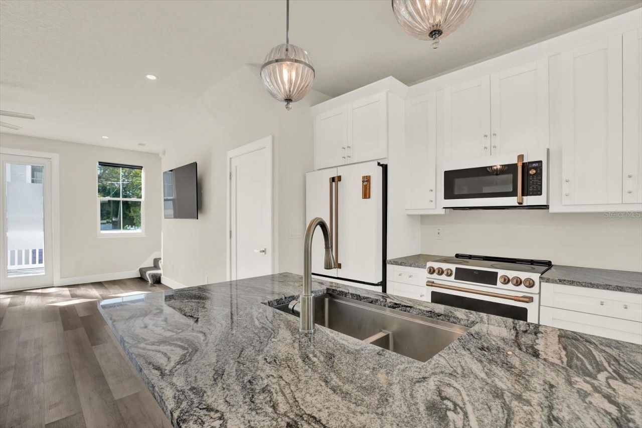 1299 5th Street S, Saint Petersburg, FL 33701 Photo