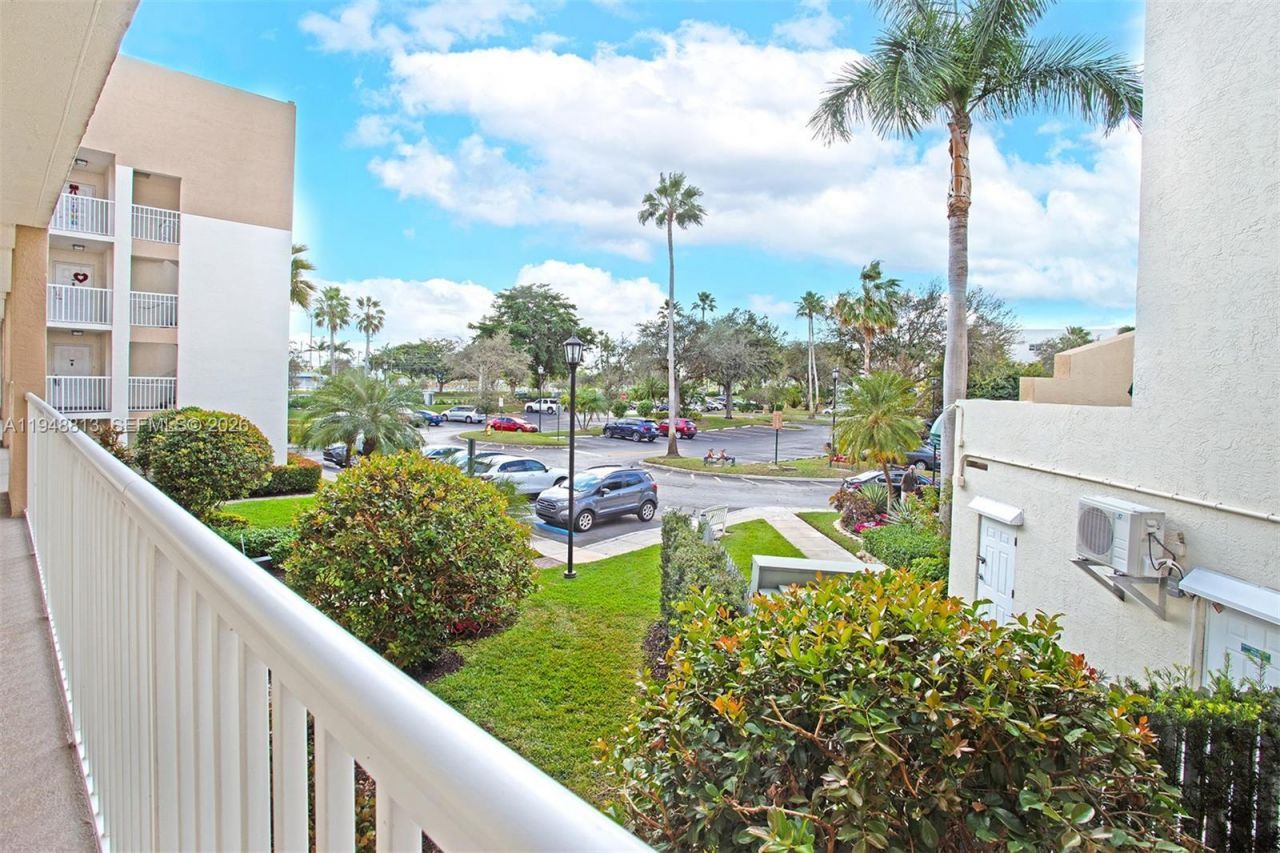 7763 Southampton Ter, Unit 211, Tamarac, FL 33321 Photo