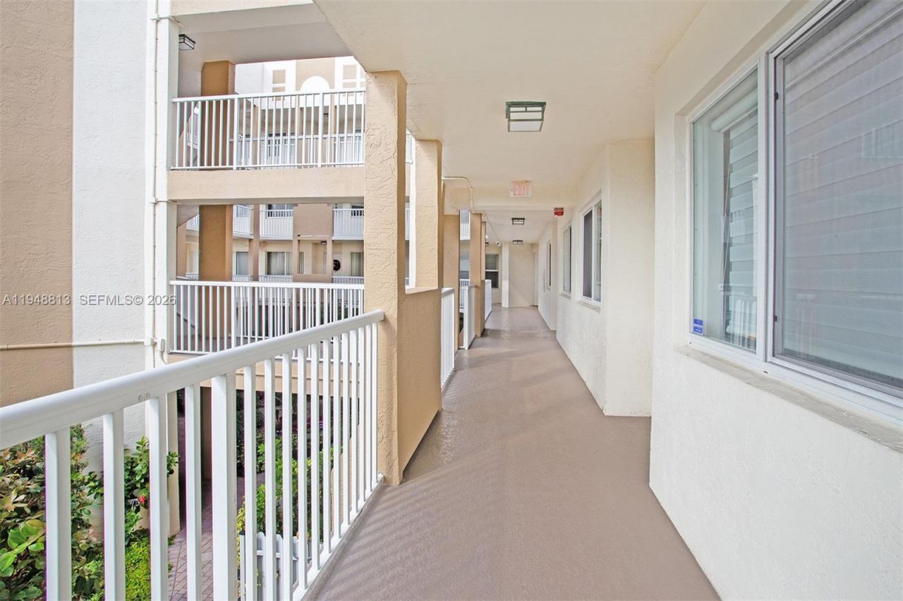 7763 Southampton Ter, Unit 211, Tamarac, FL 33321 Photo