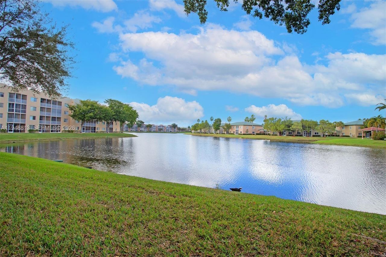 7763 Southampton Ter, Unit 211, Tamarac, FL 33321 Photo