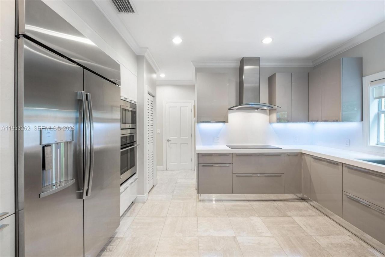 164 W Mashta Dr, Key Biscayne, FL 33149 Photo