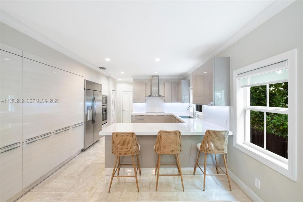 164 W Mashta Dr, Key Biscayne, FL 33149 Photo