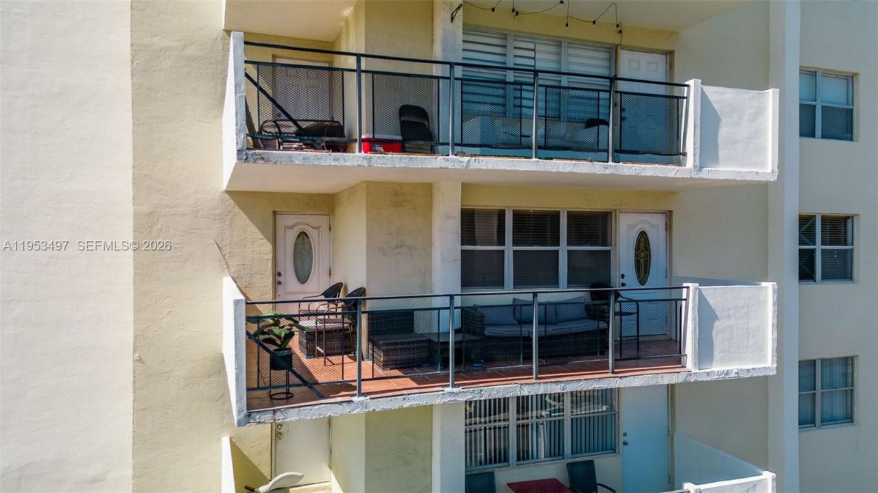 401 Golden Isles Dr, Unit 304, Hallandale Beach, FL 33009 Photo