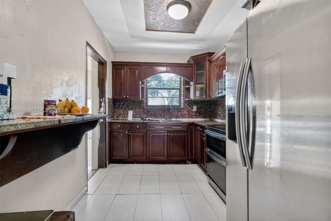 520 NE 111th St, Miami, FL 33161 Photo