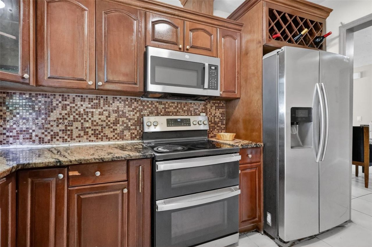 520 NE 111th St, Miami, FL 33161 Photo