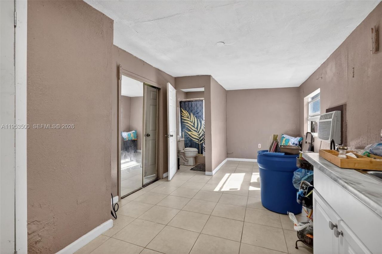 520 NE 111th St, Miami, FL 33161 Photo