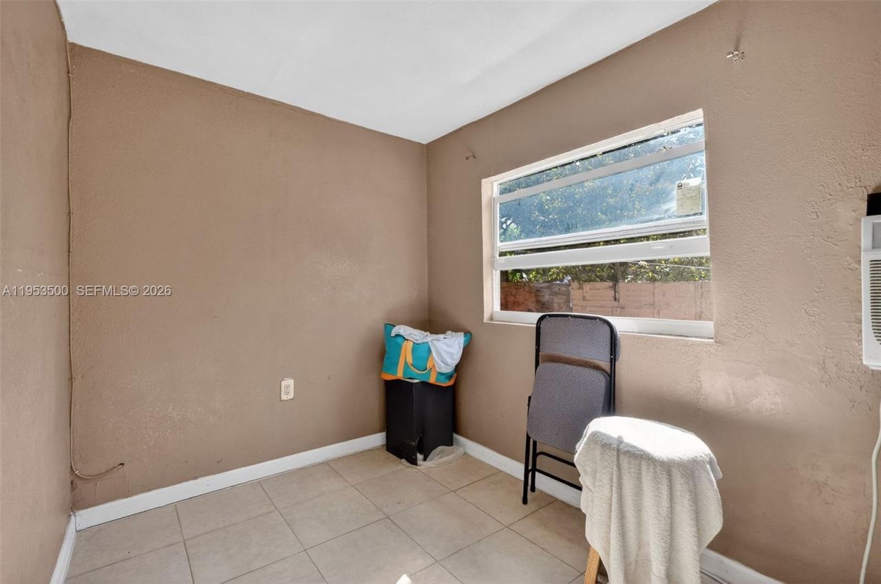 520 NE 111th St, Miami, FL 33161 Photo