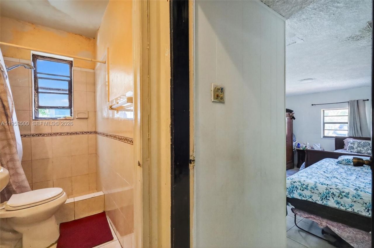 520 NE 111th St, Miami, FL 33161 Photo