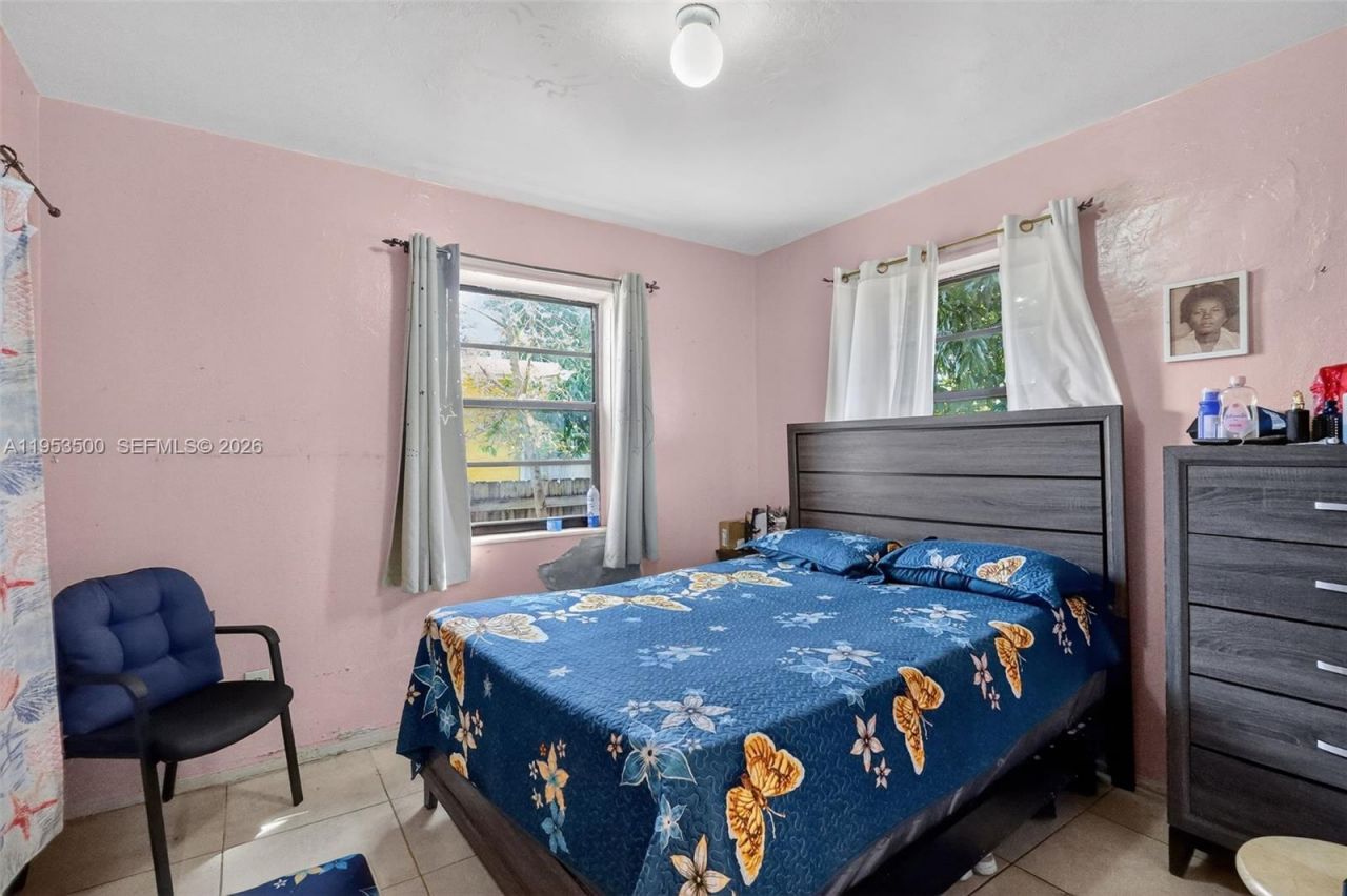 520 NE 111th St, Miami, FL 33161 Photo