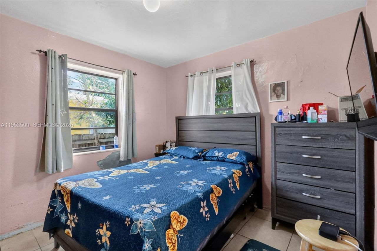 520 NE 111th St, Miami, FL 33161 Photo