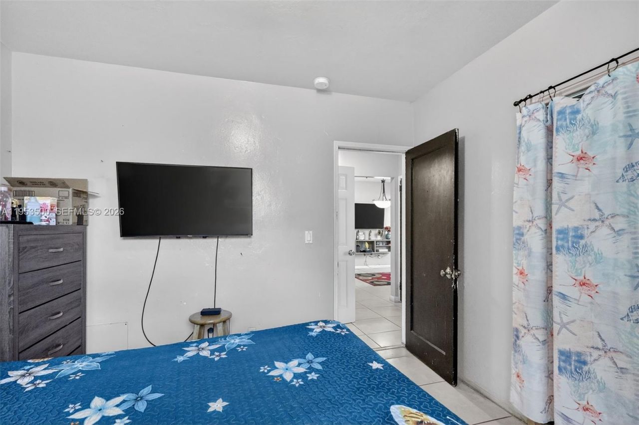 520 NE 111th St, Miami, FL 33161 Photo