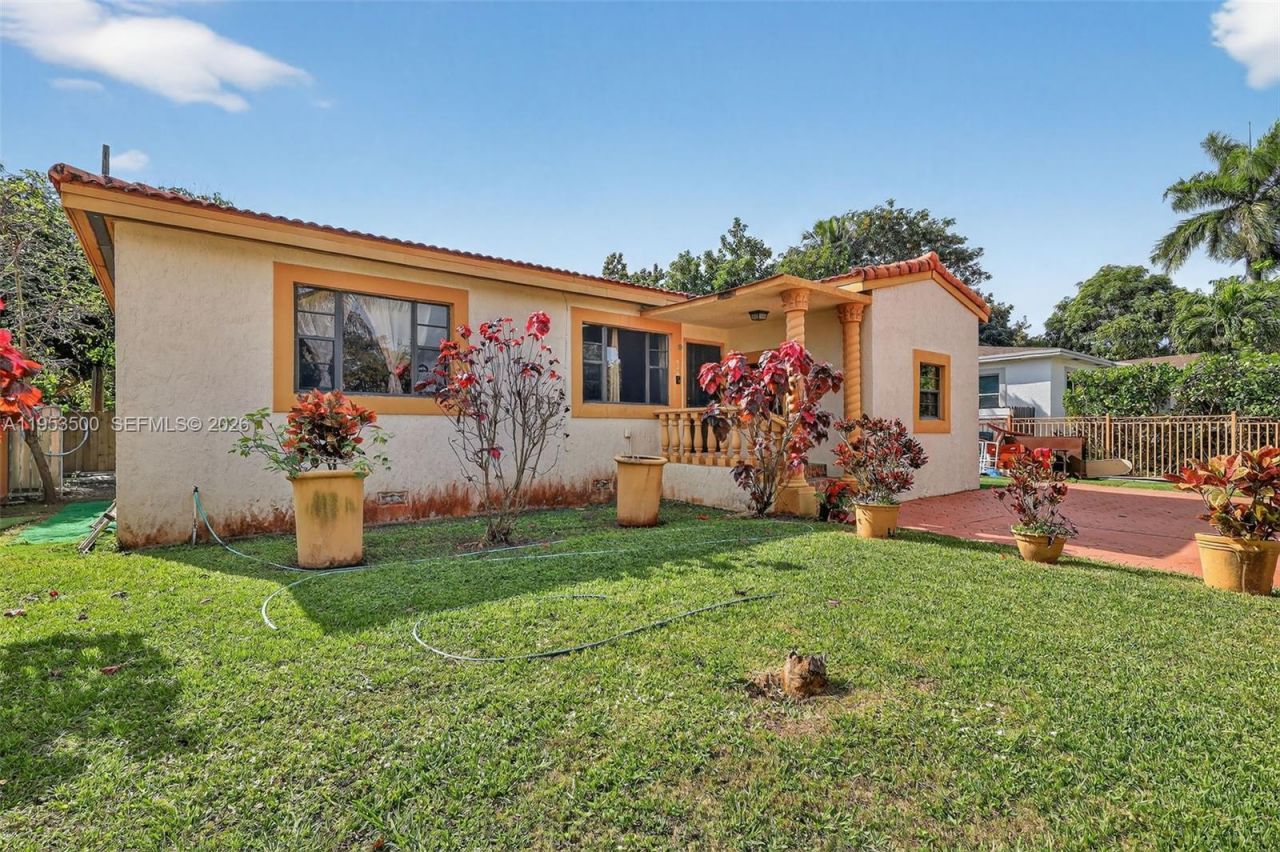 520 NE 111th St, Miami, FL 33161 Photo