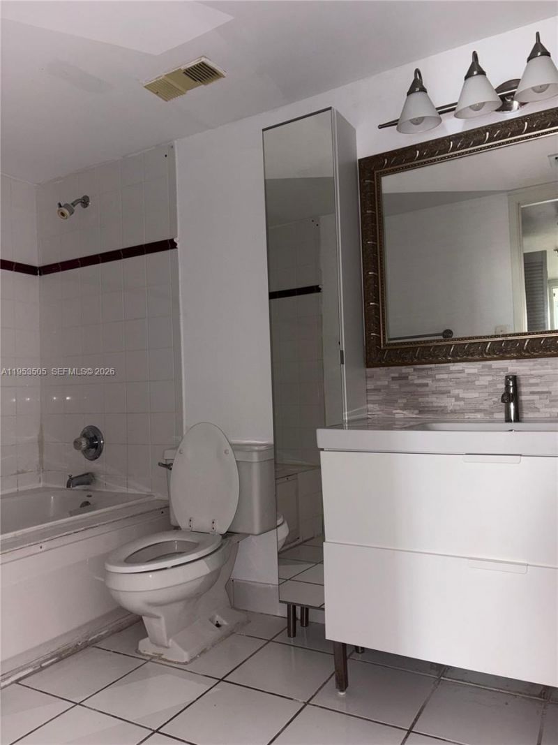 2401 Collins Ave, Unit 609, Miami Beach, FL 33140 Photo