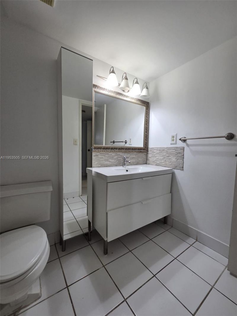 2401 Collins Ave, Unit 609, Miami Beach, FL 33140 Photo
