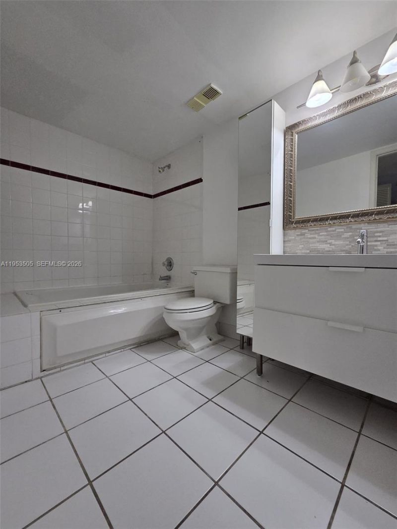 2401 Collins Ave, Unit 609, Miami Beach, FL 33140 Photo