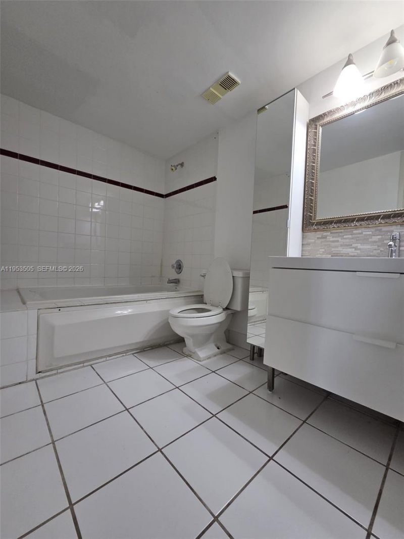 2401 Collins Ave, Unit 609, Miami Beach, FL 33140 Photo