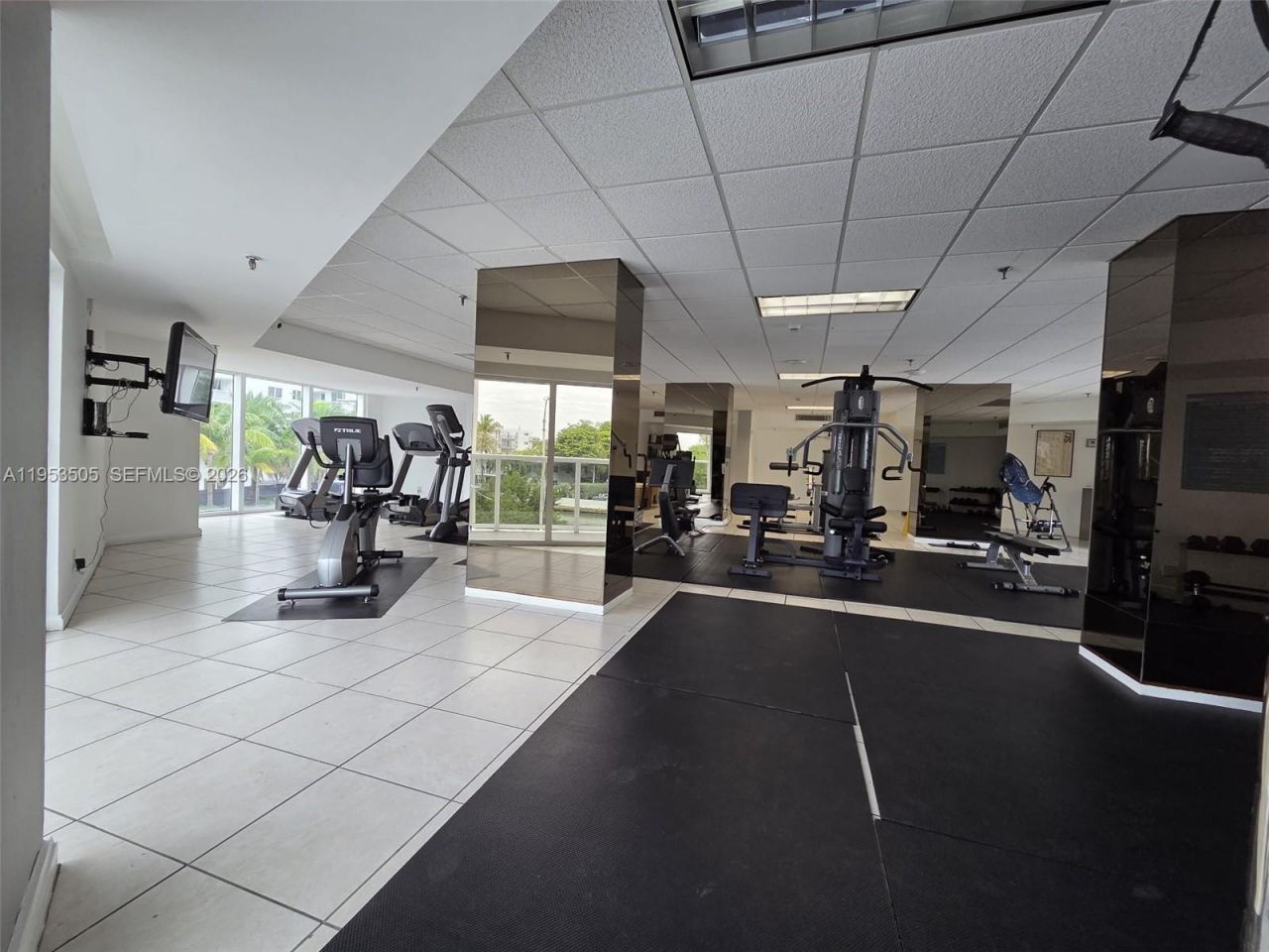 2401 Collins Ave, Unit 609, Miami Beach, FL 33140 Photo