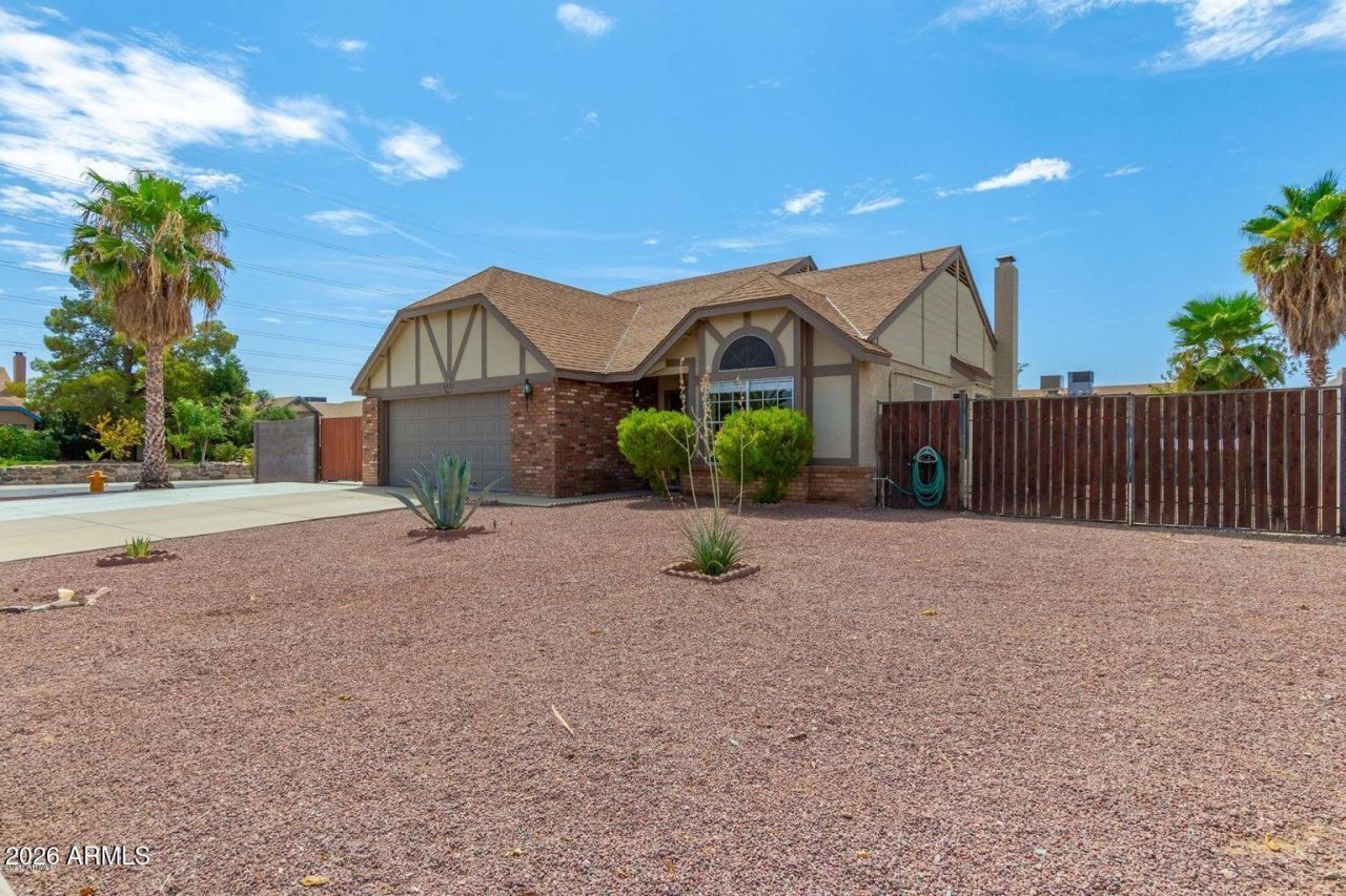 6723 W Cinnabar Avenue, Peoria, AZ 85345 Main Photo