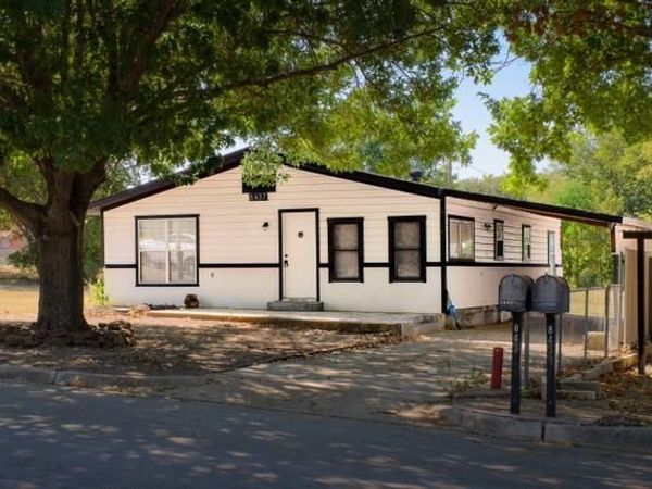 8437 Redonda Street, White Settlement, TX 76108