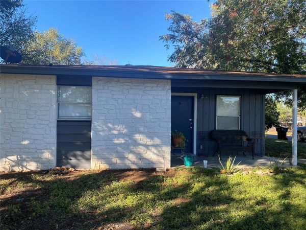 1001 W Haynie ST, Llano, TX 78643