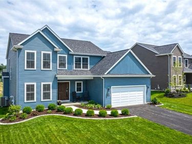 160 Sandywood Circle, Grand Island, NY 14072