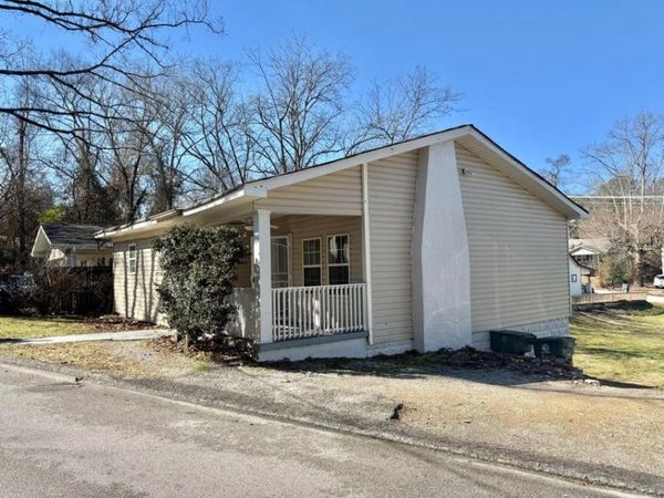 805 Gillespie Rd , Chattanooga, TN 37411