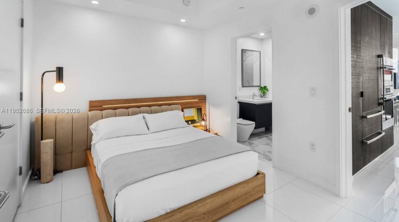 851 NE 1st Ave, Unit 1606, Miami, FL 33132 Photo