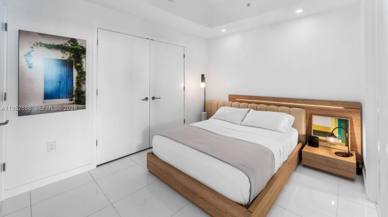 851 NE 1st Ave, Unit 1606, Miami, FL 33132 Photo