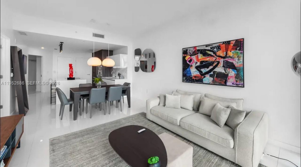 851 NE 1st Ave, Unit 1606, Miami, FL 33132 Photo