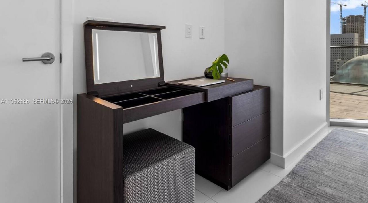 851 NE 1st Ave, Unit 1606, Miami, FL 33132 Photo