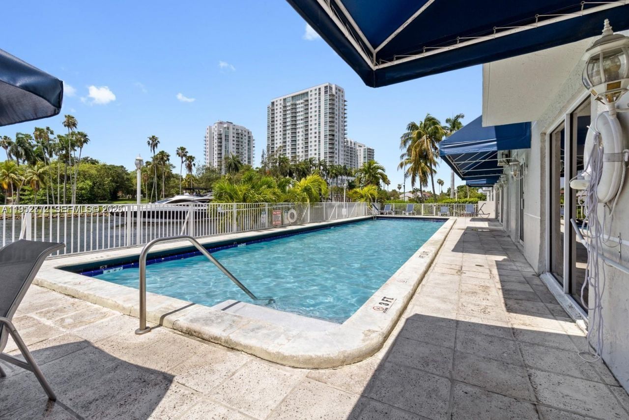 1720 NW N River Dr, Unit 308, Miami, FL 33125 Photo