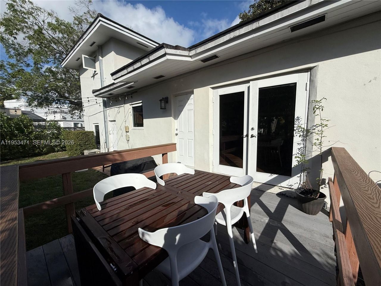 2728 Kirk St, Miami, FL 33133 Photo