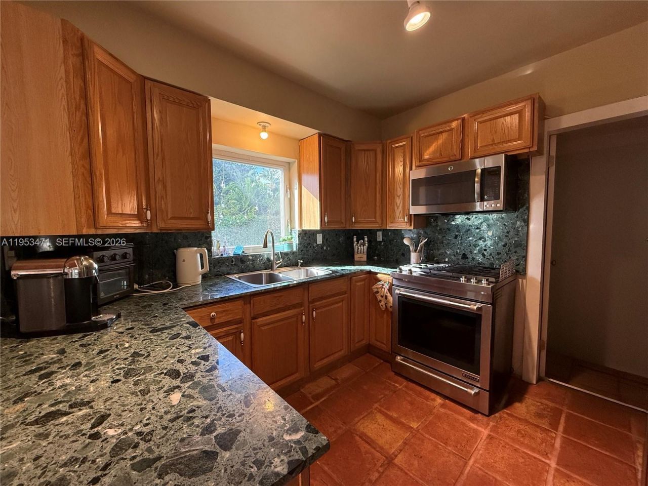 2728 Kirk St, Miami, FL 33133 Photo