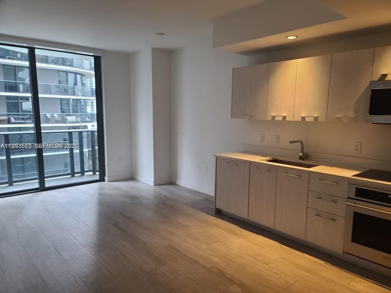55 SW 9th St, Unit 1502, Miami, FL 33130 Photo