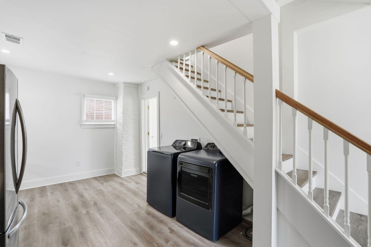 68 Lee Street Photo 10