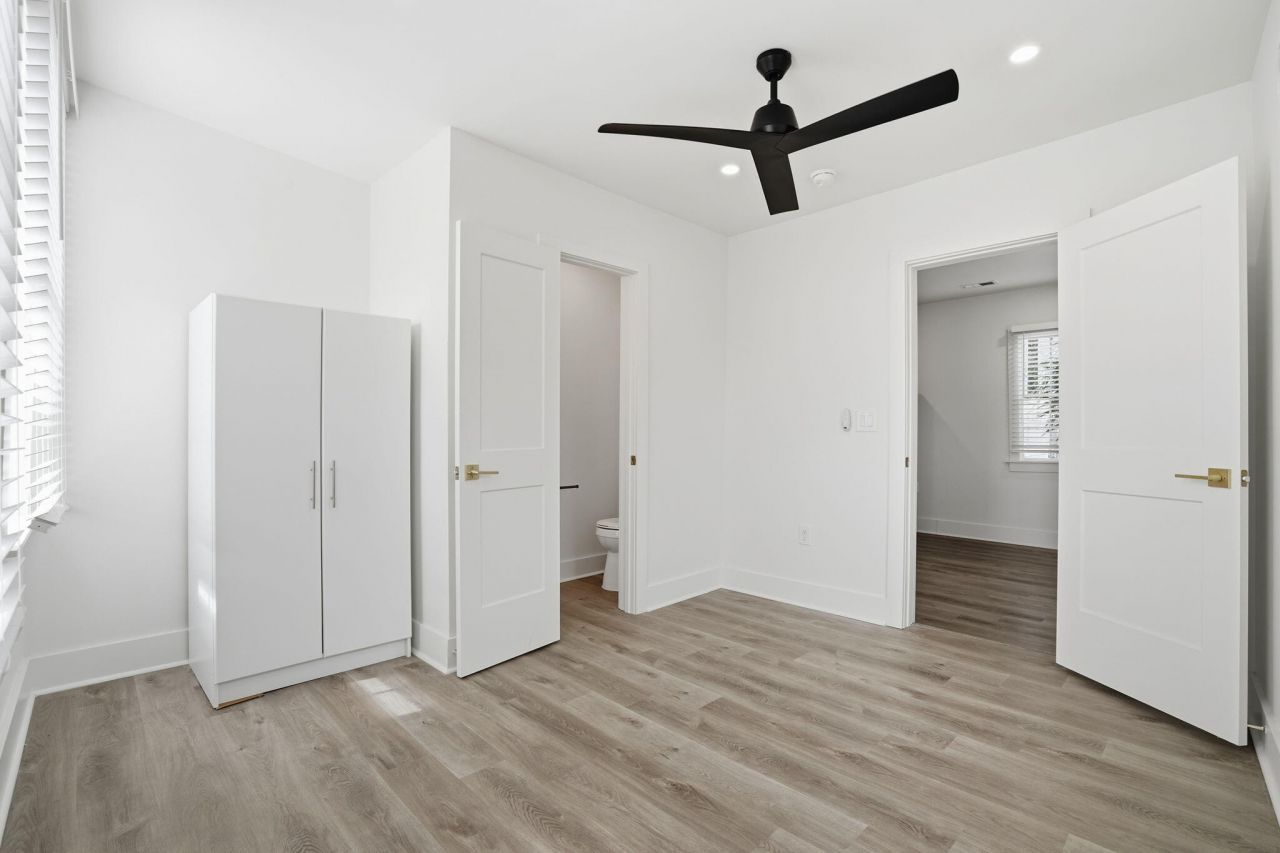 68 Lee Street Photo 12