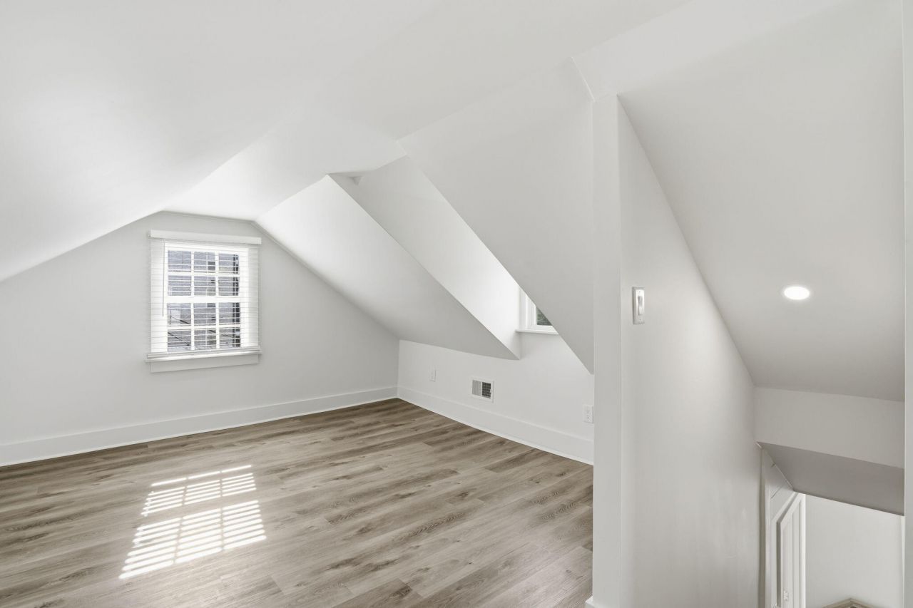 68 Lee Street Photo 15