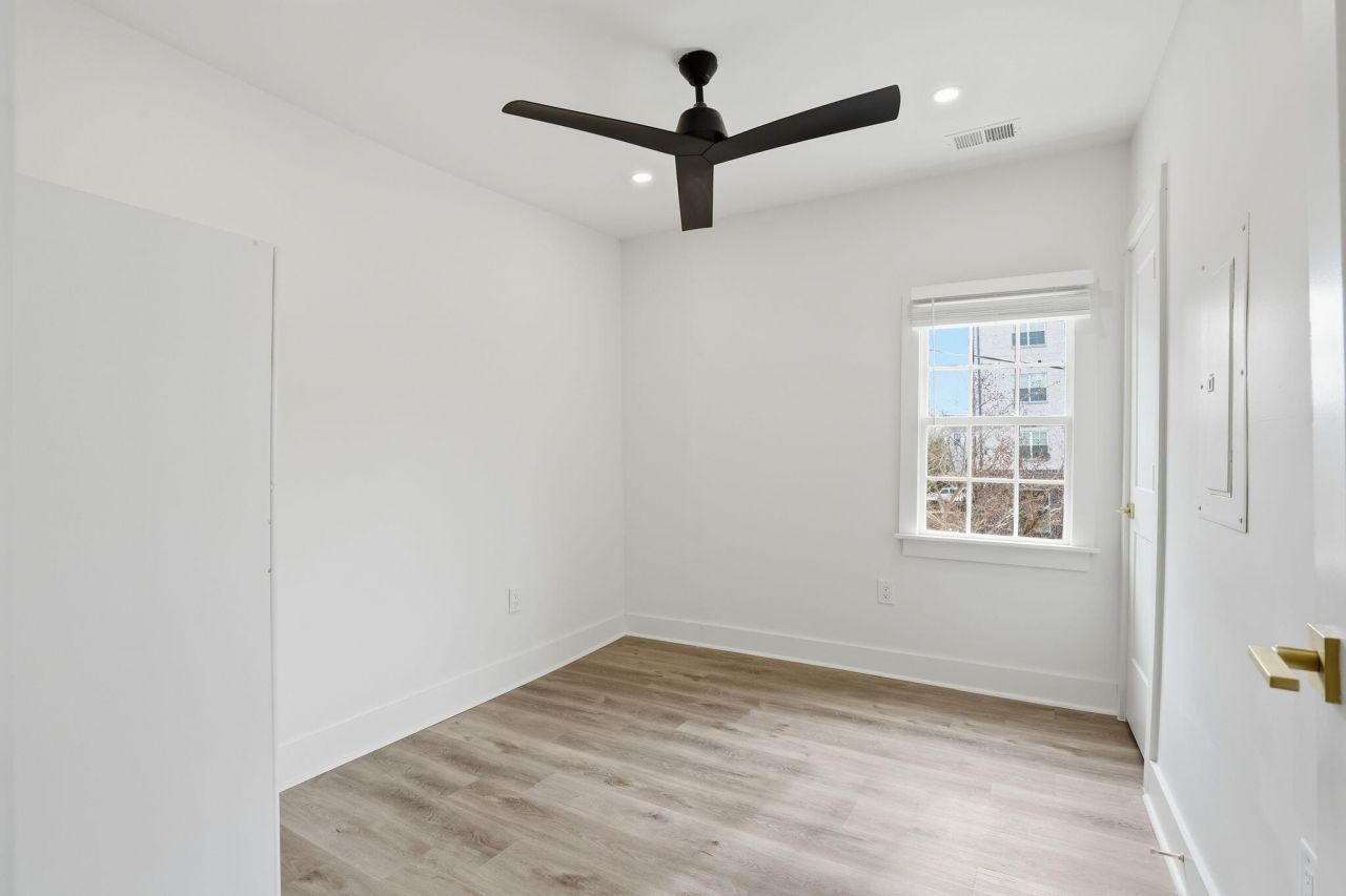 68 Lee Street Photo 15