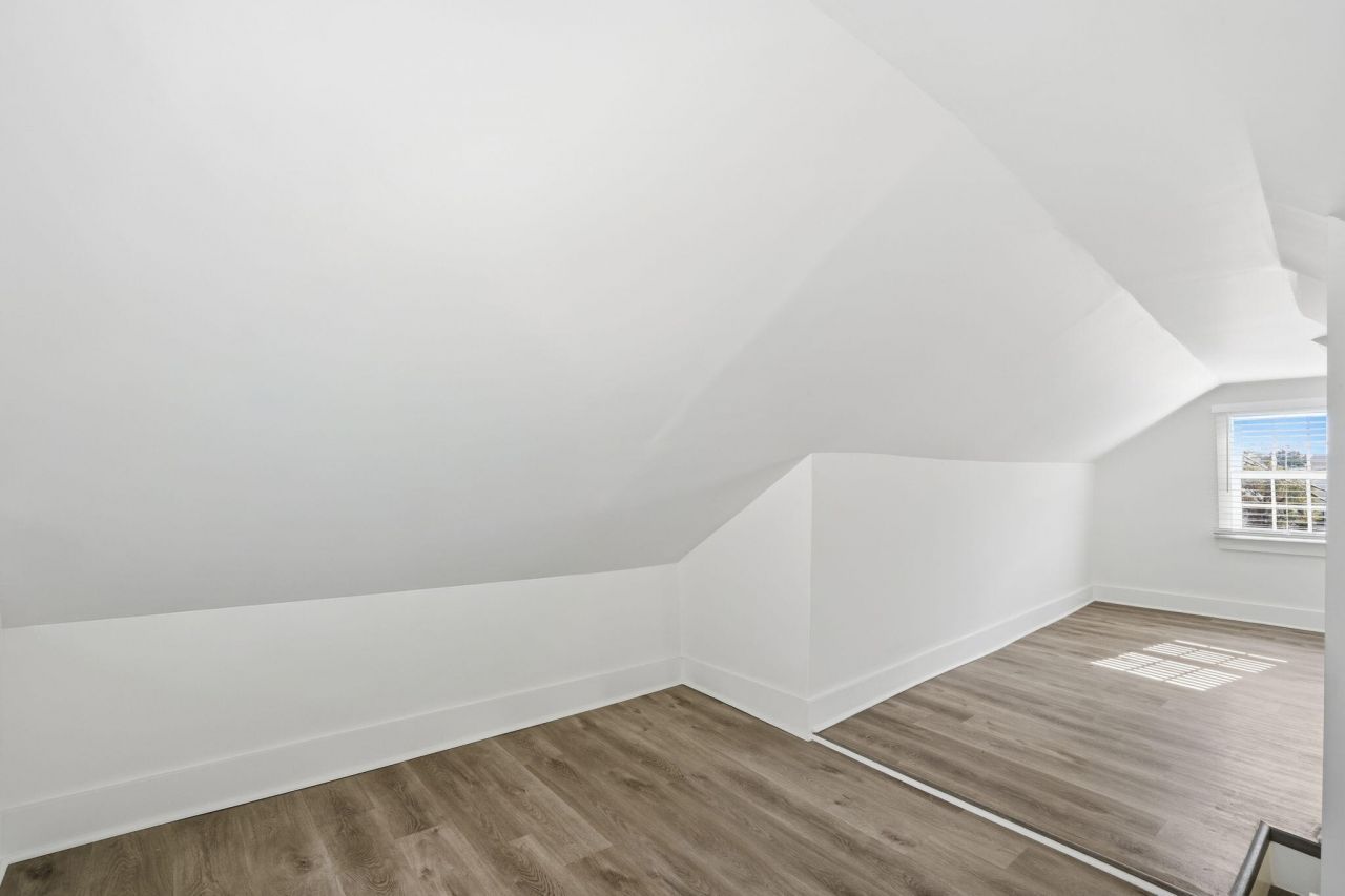 68 Lee Street Photo 16