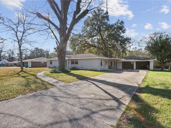 319 Villa Oaks Drive, Saraland, AL 36571