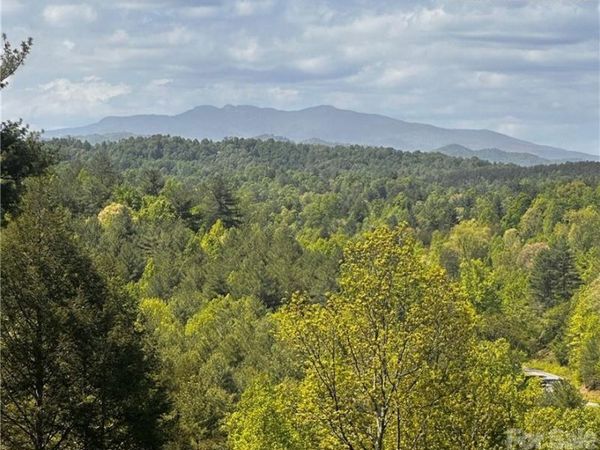 2070 Thoroughbred Way, Lenoir, NC 28645